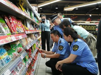 新學期校園食堂安全大檢查 北京食藥監局啟動“全覆蓋”式排查，守護師生“舌尖安全”